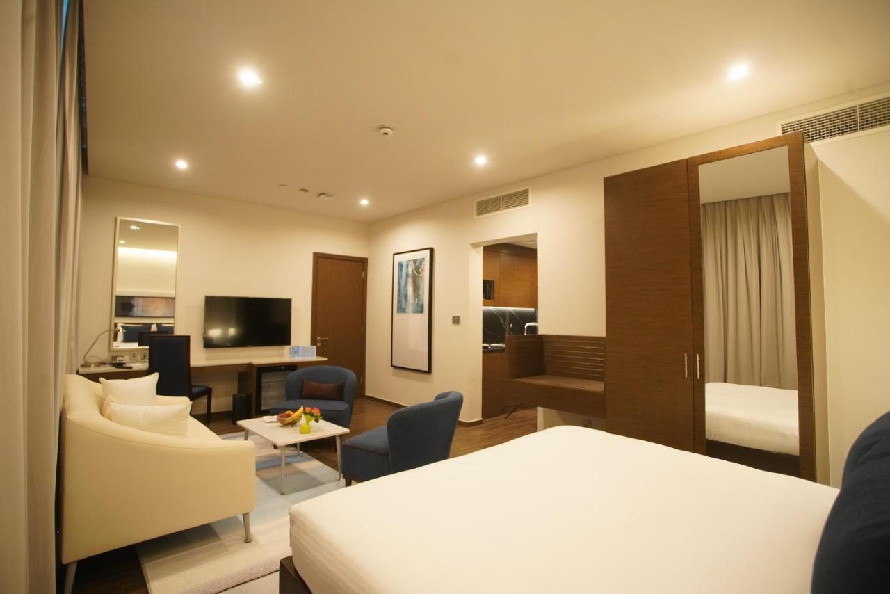 C - Hotel And Suites Doha Eksteriør billede