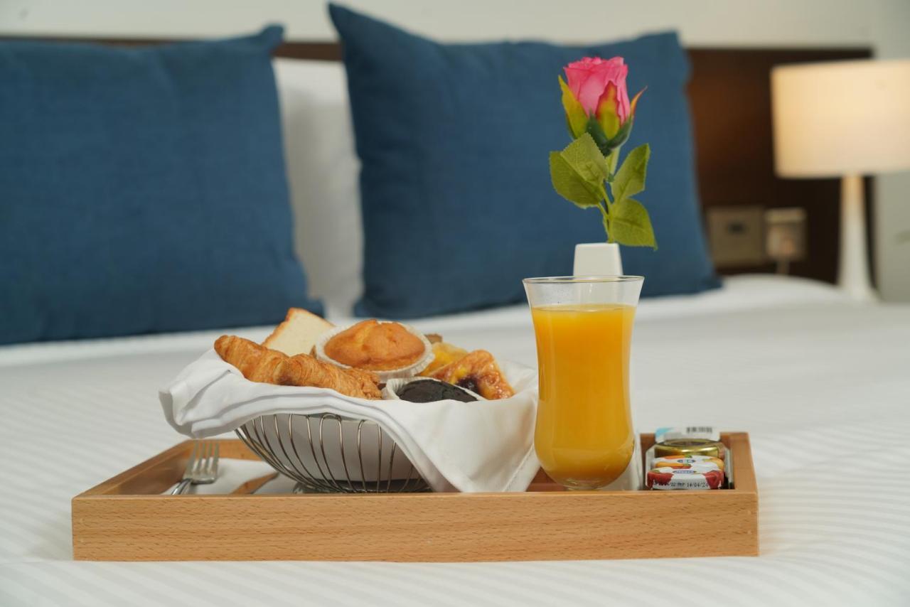 C - Hotel And Suites Doha Eksteriør billede