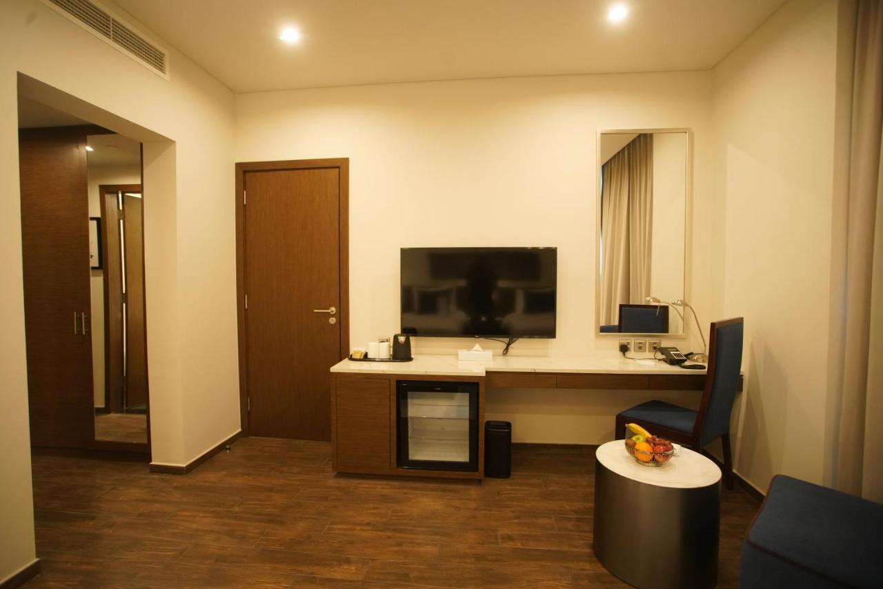 C - Hotel And Suites Doha Eksteriør billede
