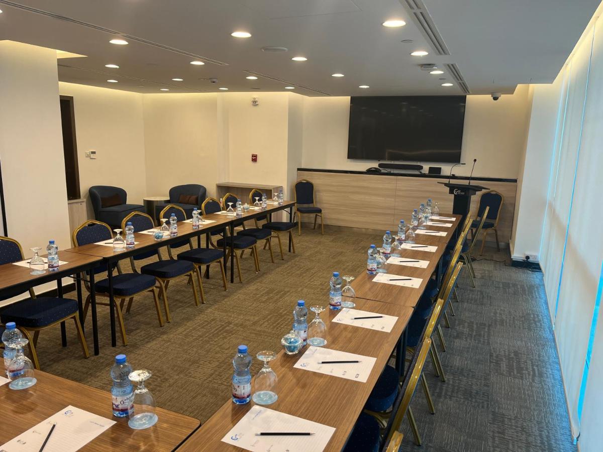 C - Hotel And Suites Doha Eksteriør billede